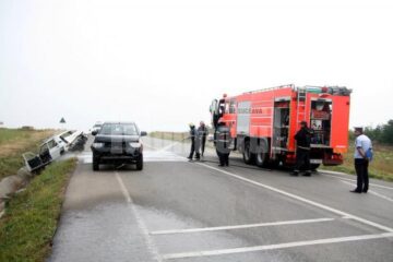 Pompierii au intervenit pentru a curăța carosabilul