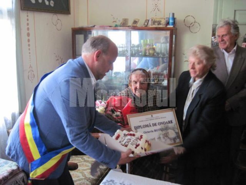 Primarul Aurel Olărean, la centenarul Octaviei Botezat