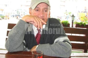 Marcel Bidirel este acuzat că și-a omorât ieri după-amiază mama, lovind-o de mai multe ori în cap cu un fund de lemn