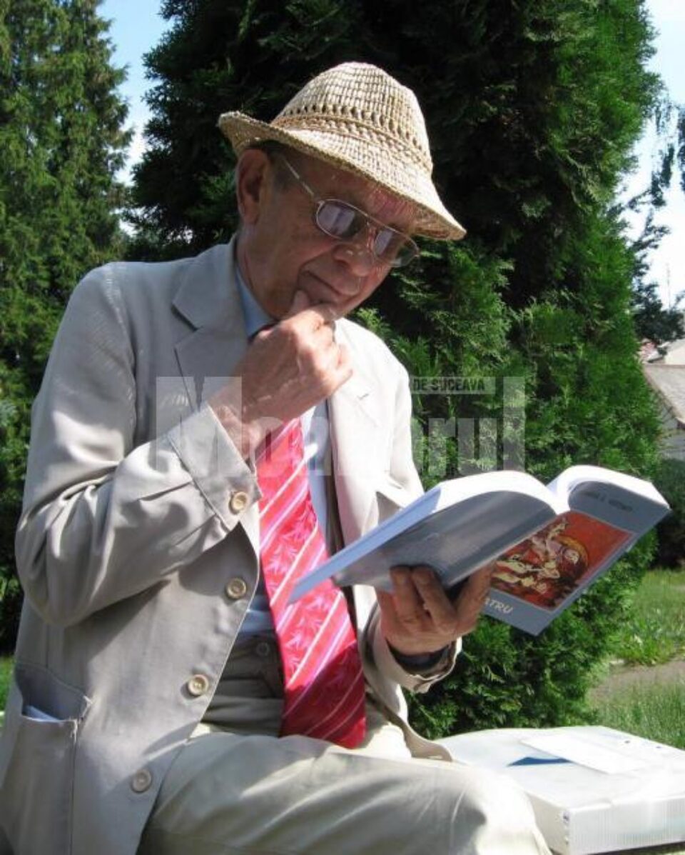 Dramaturgul George L. Ostafi