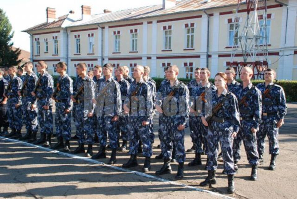 Defilarea elevilor jandarmi