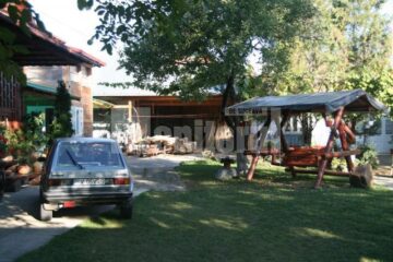 Curtea în care s-a petrecut terifianta crimă