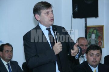 Antonescu spune ca în România există riscul să dispară statul de drept