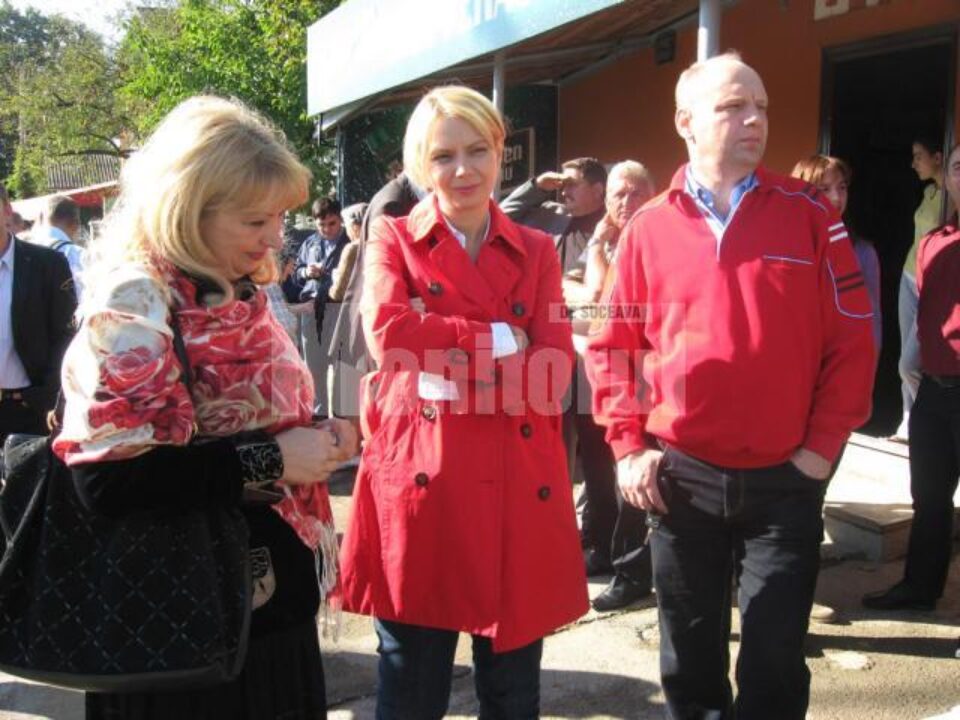 Daciana Sârbu a venit la Suceava pentru a susține proiectul „Va facem analizele” Daciana Sârbu a venit la Suceava pentru a susține proiectul „Va facem analizele”