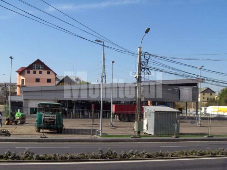 Ieri s-au finalizat lucrările la parcarea noului magazin LIDL, care va fi deschis în curând