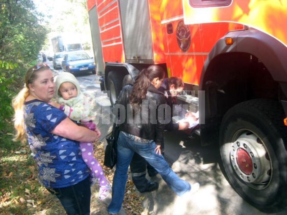 Din fericire, persoanele aflate în mașină nu au fost rănite