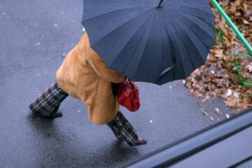 Vremea rece și ploioasă va continua și pe parcursul săptămânii viitoare. Foto: Marcel IORDAN