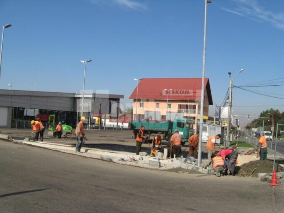 Ieri s-au finalizat lucrările la parcarea noului magazin LIDL, care va fi deschis în curând