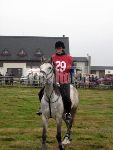 Agnes Szocz, cu calul Ramses, de la clubul “Hussar Miercurea Ciuc”