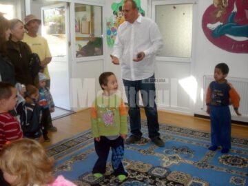 Copiii, împreună cu părinții lor, au vizitat Centrului de tip familial Mihoveni