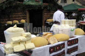 La Câmpulung, Festivalul „Drumul Lemnului” a asimilat în acest an și „Târgul Lăptarilor”