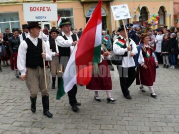 Grupul „Piatra Șoimului” din Câmpulung, unul dintre cele patru ansambluri au reprezentat România la “Întâlniri bucovinene”