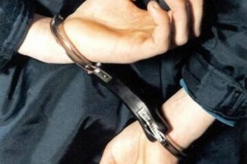 Angajat Termica săltat de poliție. Foto: Observator