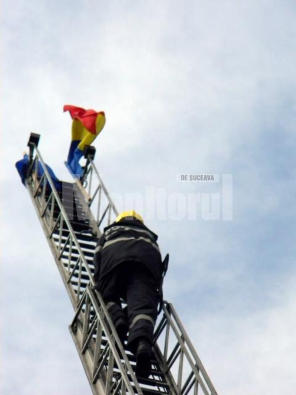 Copiii au asistat la utilizarea autoscării mecanice pentru salvarea persoanelor de la înălțime
