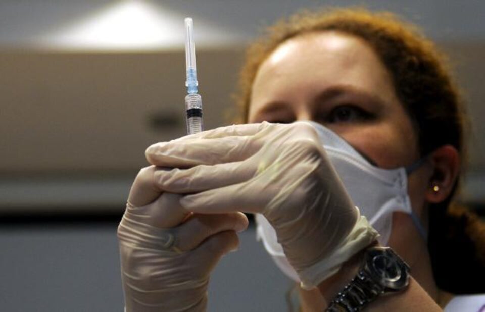 Campania de vaccinare a ratat startul, urmând să înceapă cu o întârziere de cel puțin două săptămâni. Foto: Mediafax