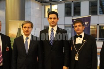La evenimentul organizat de europarlamentarul PD-L Petru Luhan a fost prezent și comisarul pentru Agricultură, Dacian Cioloș