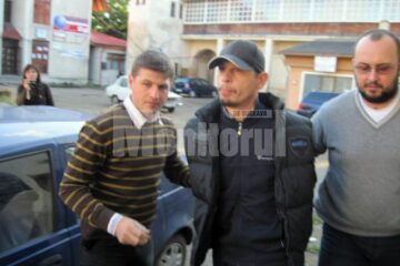 Ovidiu Rusu a fost prins ieri, la Iași, și adus sub escortă în arestul Inspectoratului de Poliție Județean (IPJ) Suceava