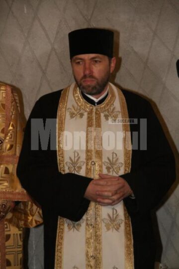 Sfințirea Bisericii Sfânta Cruce din Obcini