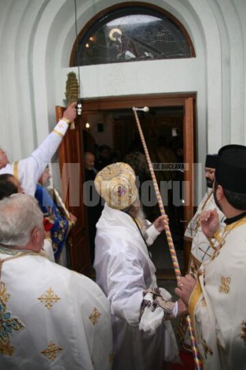 Sfințirea Bisericii Sfânta Cruce din Obcini