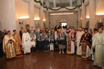 Sfințirea Bisericii Sfânta Cruce din Obcini