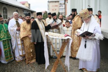 Sfințirea Bisericii Sfânta Cruce din Obcini