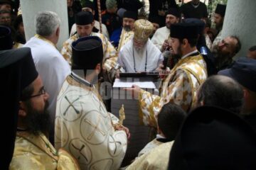 Sfințirea Bisericii Sfânta Cruce din Obcini