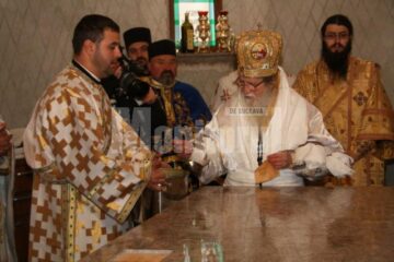 Sfințirea Bisericii Sfânta Cruce din Obcini