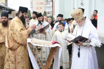 Sfințirea Bisericii Sfânta Cruce din Obcini
