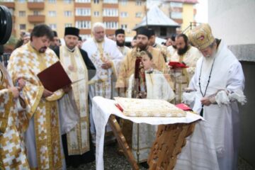 Sfințirea Bisericii Sfânta Cruce din Obcini