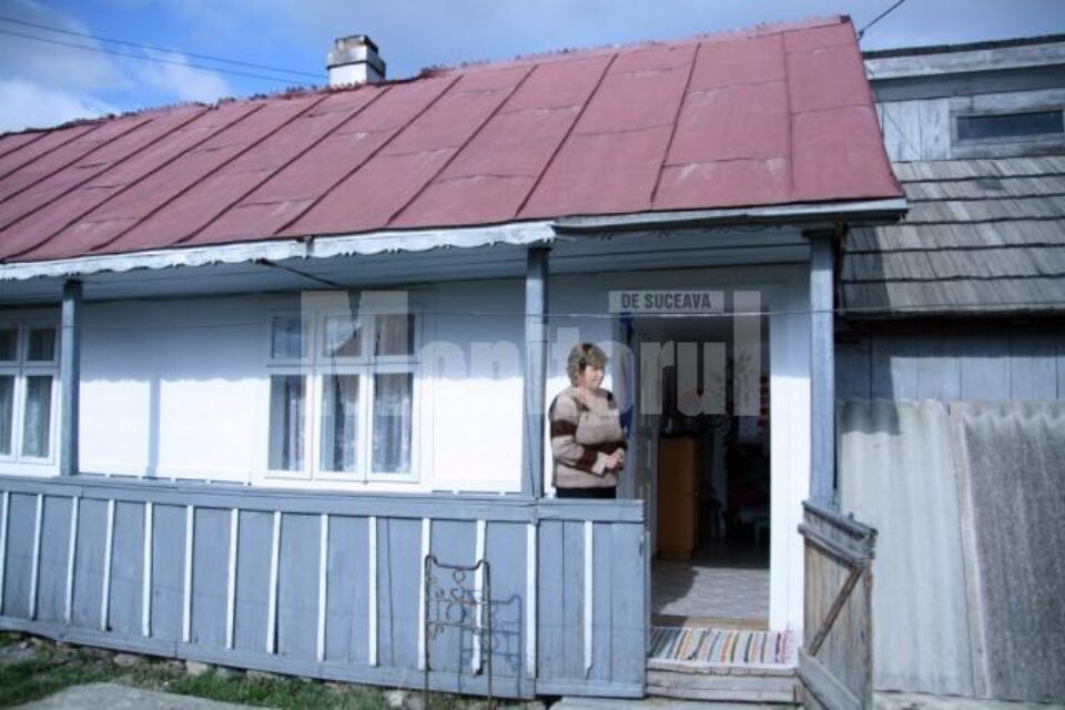 Grădinița de la toloacă, așa cum este cunoscută în sat, este o casă bătrânească, cu pridvor