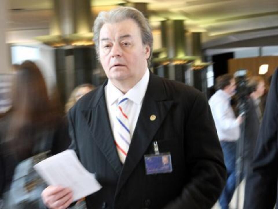 CV Tudor, la DIICOT pentru a-și preciza acuzațiile în cazul atacului informatic asupra ziarului său