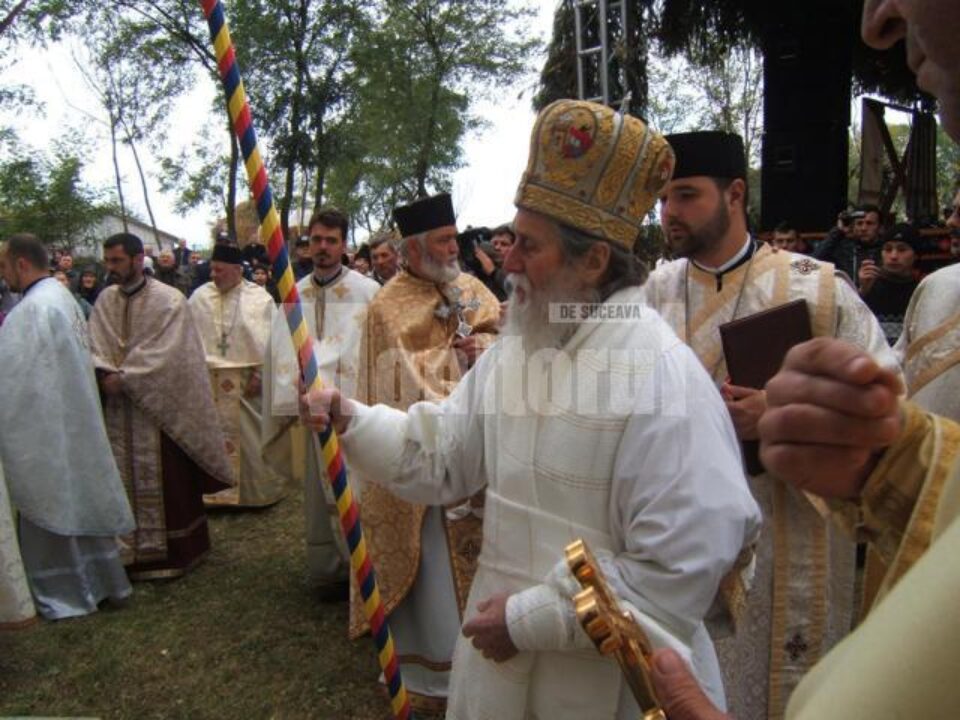 IPS Pimen a sfințit biserica din Vercicani IPS Pimen a sfințit biserica din Vercicani