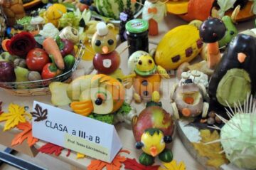 Copiii s-au întrecut în a realiza cele mai ingenioase sculpturi din fructe și legume