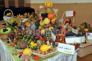 Copiii s-au întrecut în a realiza cele mai ingenioase sculpturi din fructe și legume