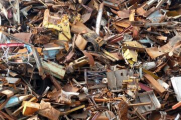 Păgubitul și-a găsit mașina tăiată în bucăți, la un centru de colectare din Fălticeni. Foto: Hazel Bregazzi