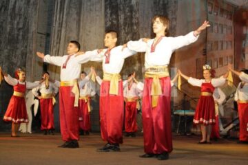 Formația de dansuri „Kolomeica”