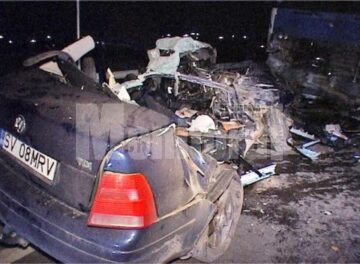 Din autoturismul VW Bora nu a mai rămas decât un morman de fiare