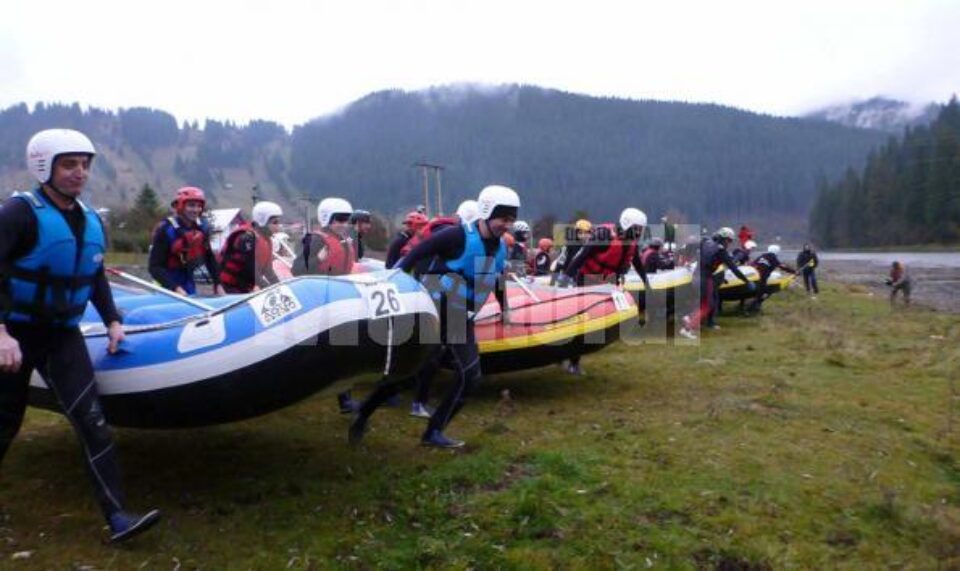 Concurs de river rafting pe apele Bistriței