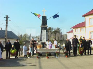 Ceremonialul depunerii de coroane de către Asociația “Cultul Eroilor” Suceava și Organizația Județeană a UNPR Suceava