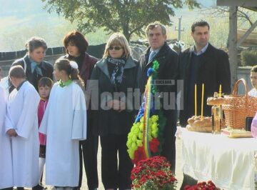 Ceremonialul depunerii de coroane de către Asociația “Cultul Eroilor” Suceava și Organizația Județeană a UNPR Suceava