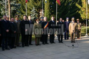 Ceremonialul militar și religios care a marcat Ziua Armatei Române a avut loc în Piața Tricolorului