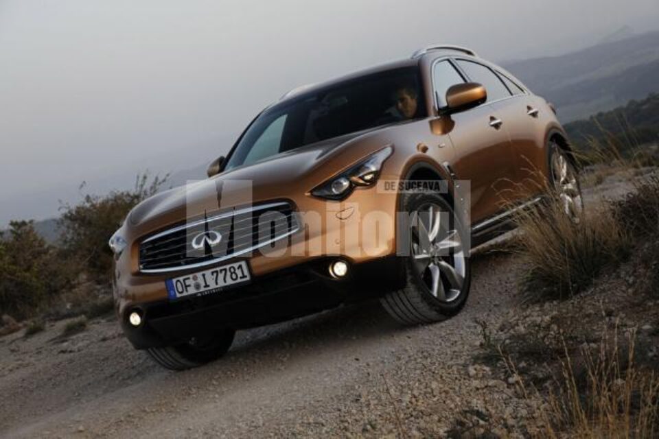 Infiniti PL, cu o versiune sport-coupe