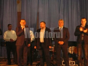 Spectacol folcloric organizat de PD-L la Adâncata