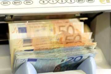 Sucevenii preferă mai mult creditele în valută. Foto: RomaniaLibera.ro