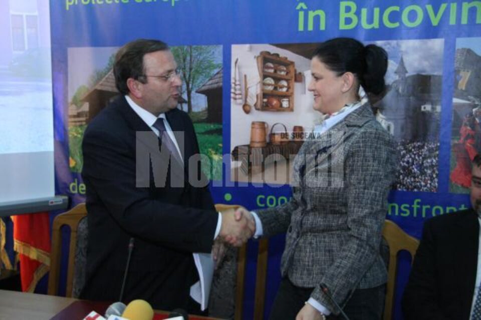 Gheorghe Flutur și Anca Boagiu au semnat contractul de modernizare a Aeroportului „Ștefan cel Mare”