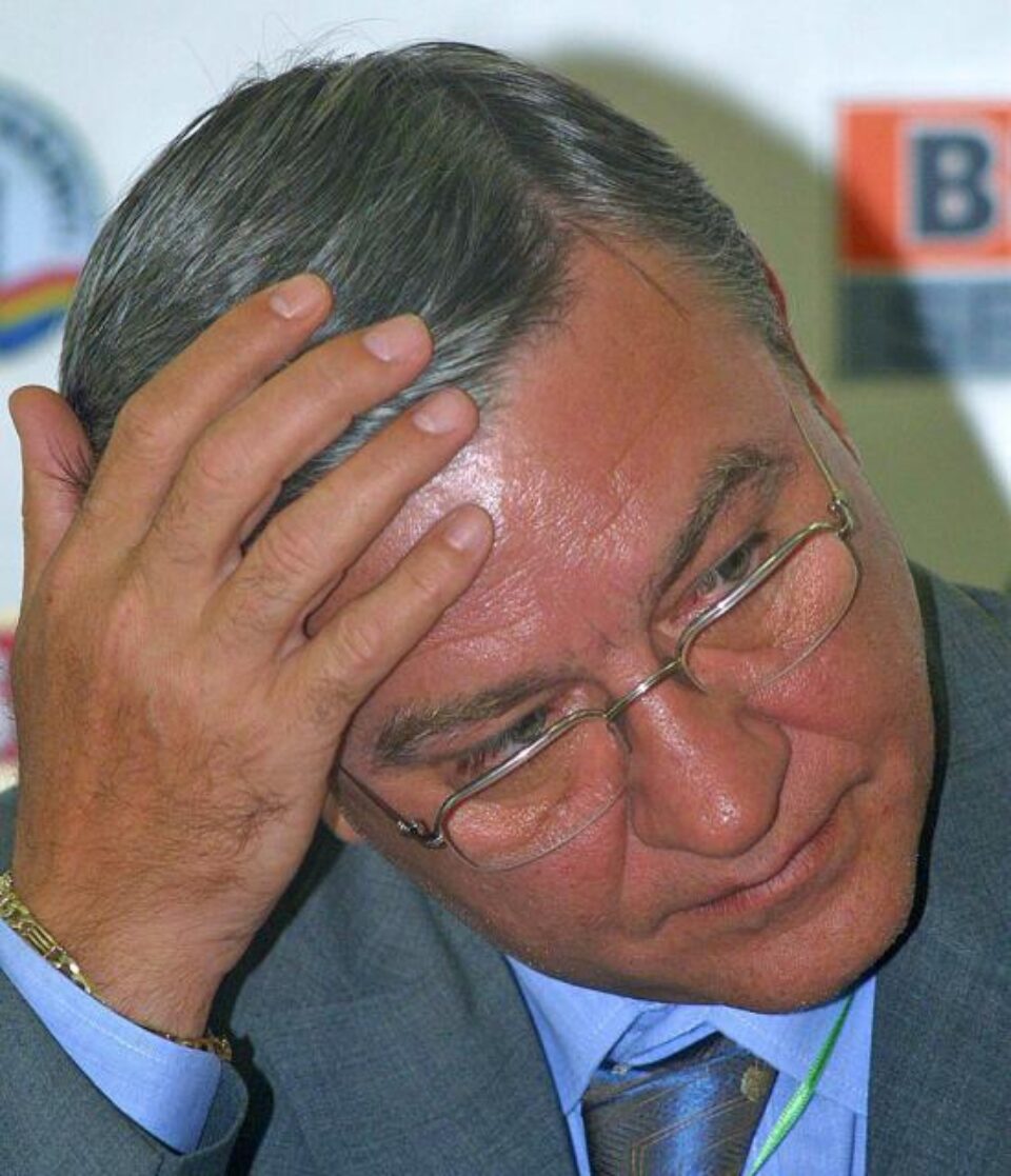 Mircea Sandu este tot mai strâns cu ușa de procurorii DNA