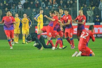 Violențele de la meciul Petrolul - Steaua au depășit orice imaginație