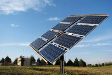 Celor care optează pentru instalarea panourilor solare li se asigură sprijin financiar de până la 6.000 de lei. Foto: tribuna.ro