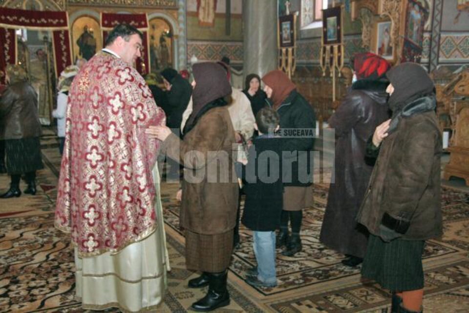 Biserica Sfinții Arhangheli Mihail și Gavriil din Cajvana