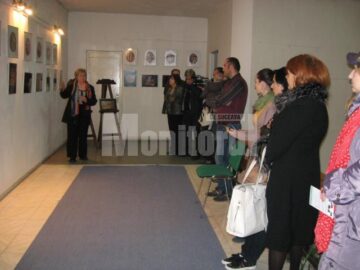 Elvira Romaniuc comentând semnificația simbolurilor tradiționale